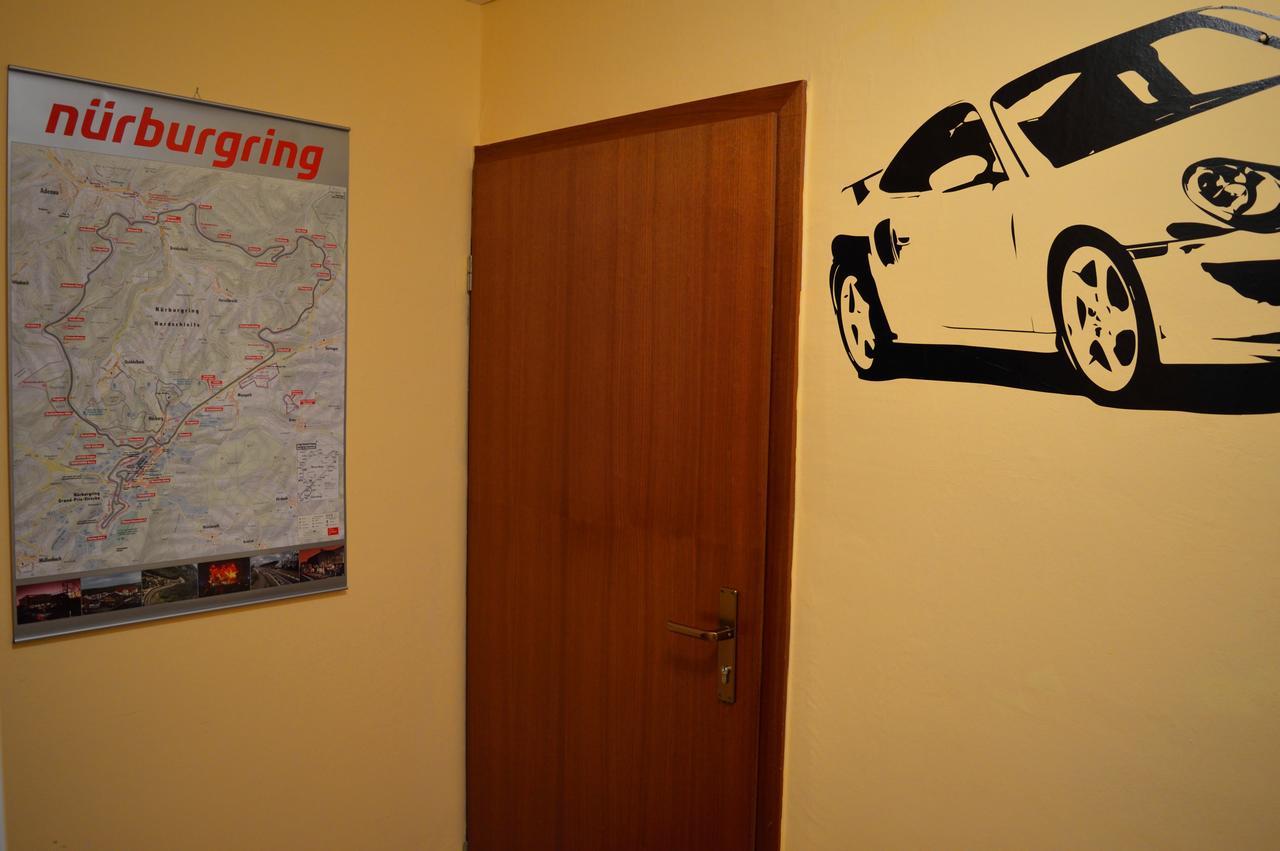Franky House Am Nuerburgring Couette-café Quiddelbach